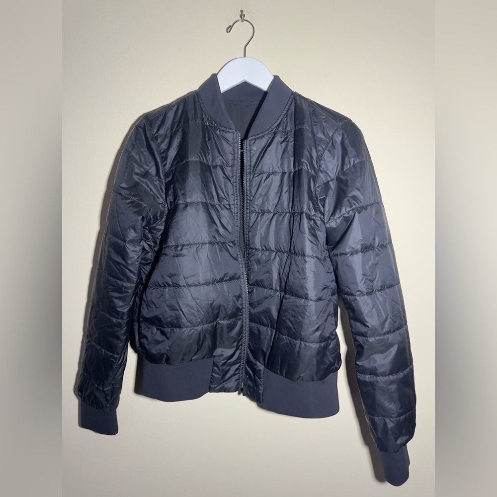 Lululemon Non-Stop Bomber
*Reversible Sz 10